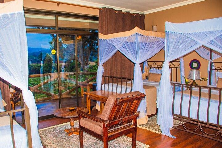 4 Days Lodges Serengeti, Ngorongoro Crater & Visiting Maasai