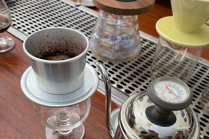 Hanoi Coffee Class learning 5 famous coffee in Hanoi