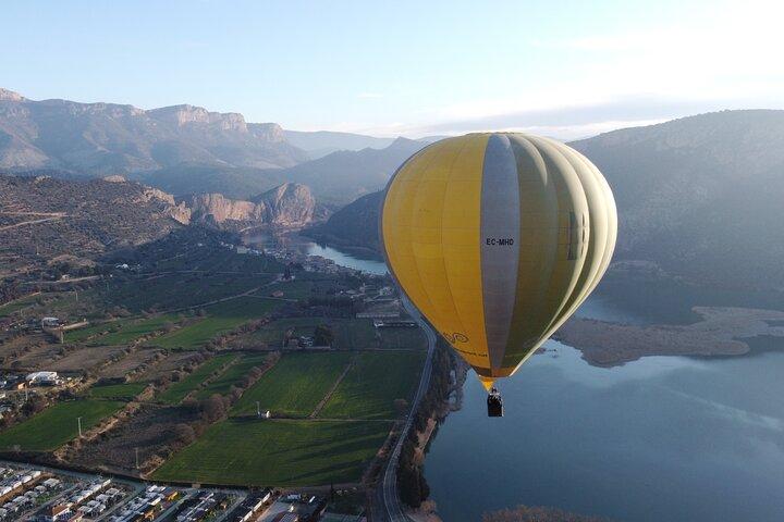 Catalonia Hot Air Balloon with Optional Pick up from Barcelona