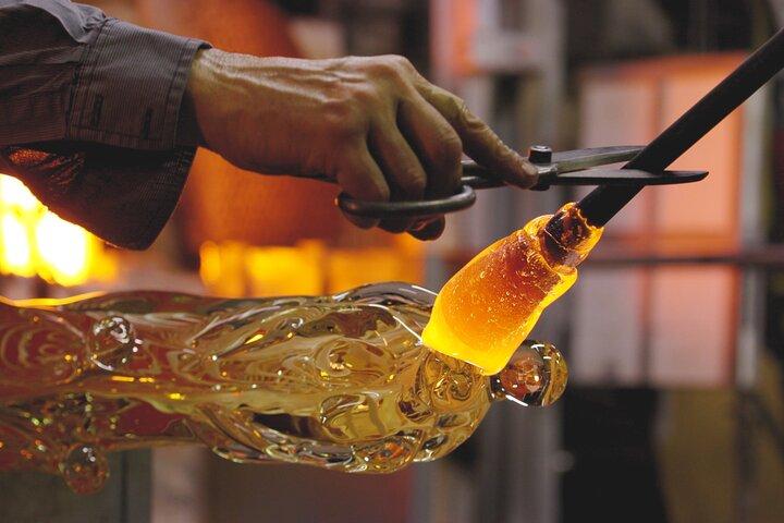 From Venice: Private boat from hotel, Glass blowing demo and Gift
