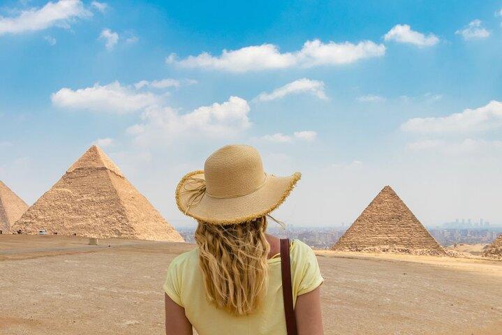 6-Hour Private Day Tour in Egyptian Museum and Pyramids of Giza