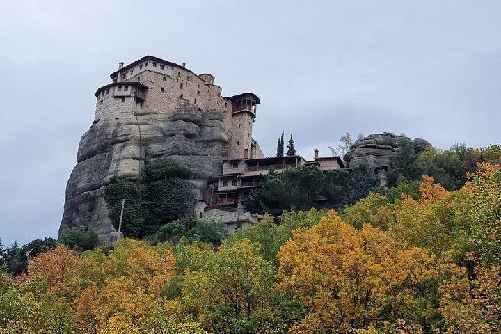 Private Full Day Tour of Meteora & Thermopylae from Athens