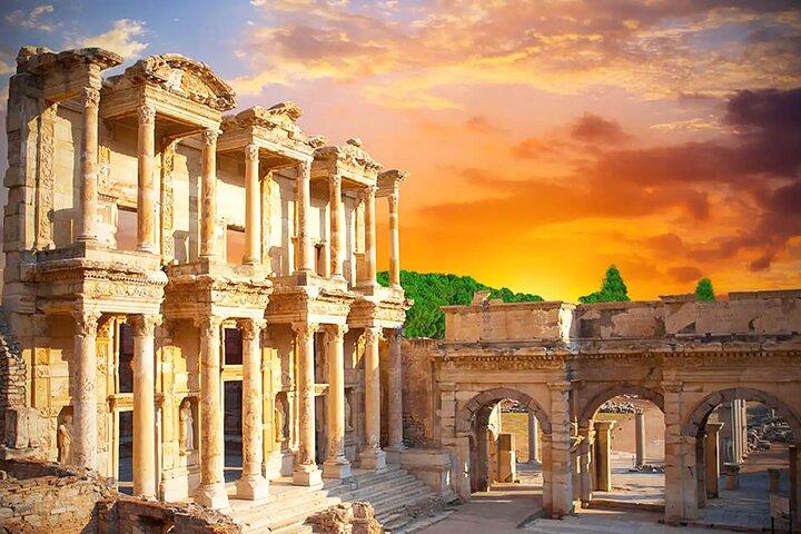 Explore history with Ephesus tour and relax with Turkish Bath!