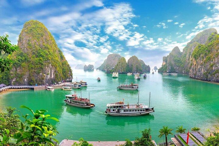 Halong Bay Full Day Cruise from Hanoi by Transfer Expressway
