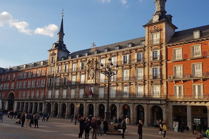 Madrid History Food Tour: Tapas & Drinks Tasting