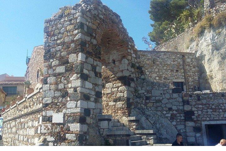 Private Tour Castelmola, Taormina and Messina. Departure from Messina