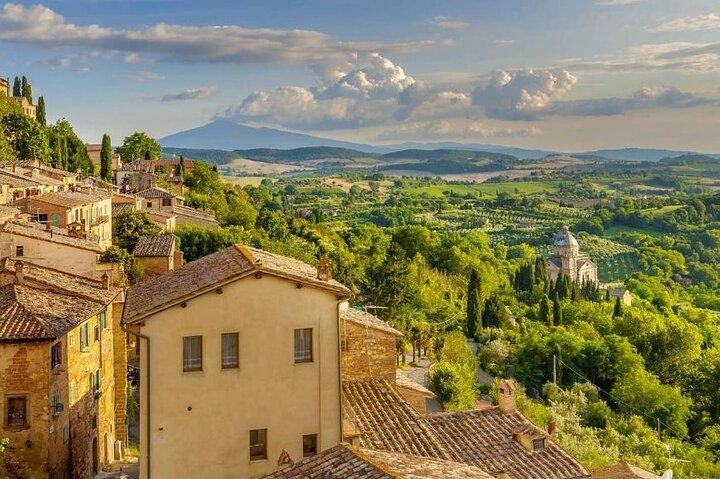 Tuscan Wine Tasting with Professional Sommelier in Montepulciano