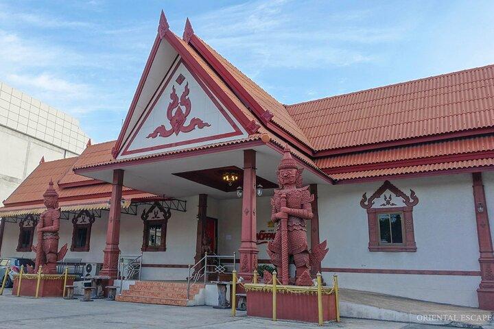 Nopparat’s Traditional Thai Dinner & Dance
