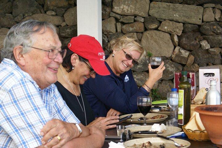 Wines and Moonshines Private Tour