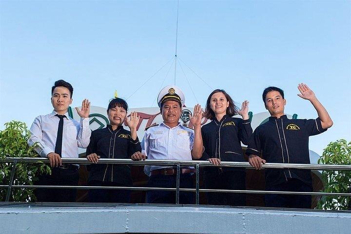 Explore Halong with Small Group and 6 Hours Cruise on the bay