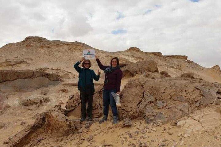3 Days White Desert & Bahariya Oasis Private Tour from Cairo