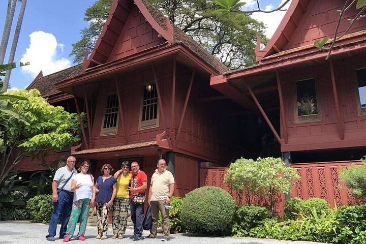 Bangkok Private Walking Tour with A Pro Guide (Tour Car Option)