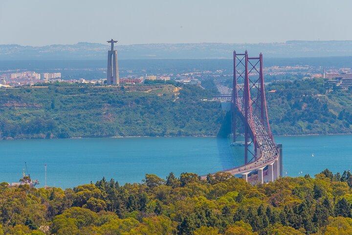 FULL DAY Private Tour of Lisbon's main tourist attractions