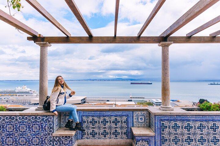 Lisbon Highlights and Secrets Private Walking Tour with Tastings