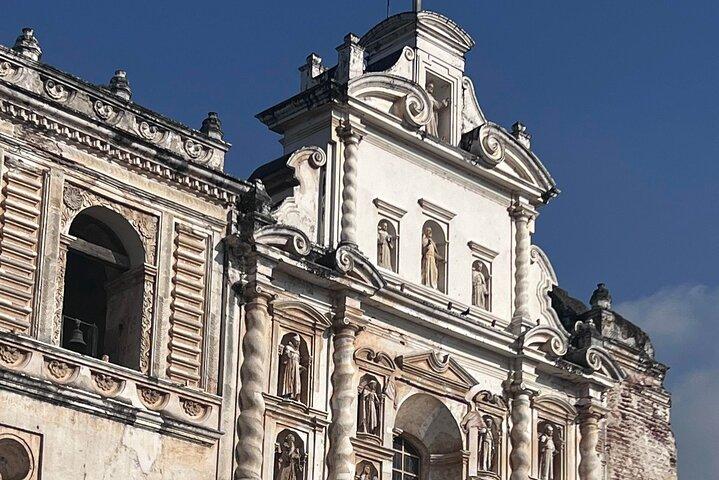 Colonial and Cultural Walk in Antigua Guatemala