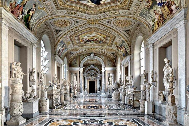 Vatican Museums Sistine Tour Chapel with Access to St. Peters