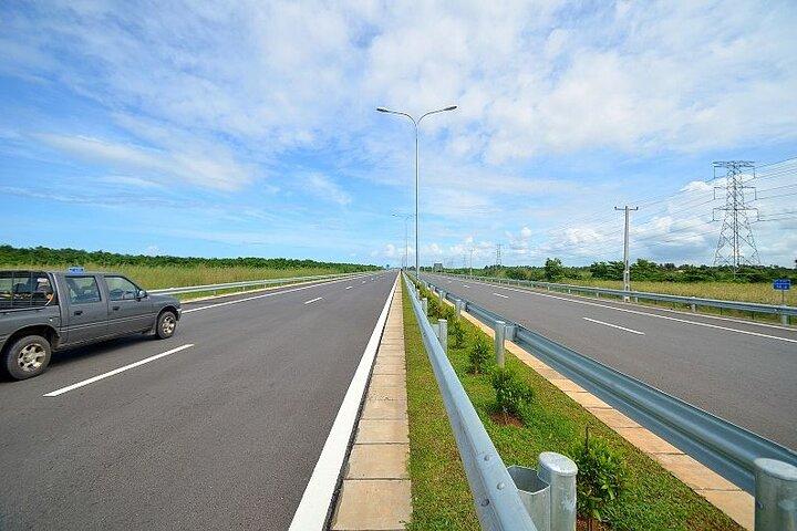 Taxi From Colombo Airport - Mirissa on Southern Expressway