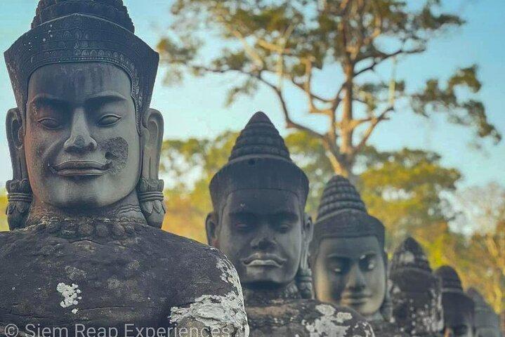 Private Tour of Angkor Wat and Floating Village
