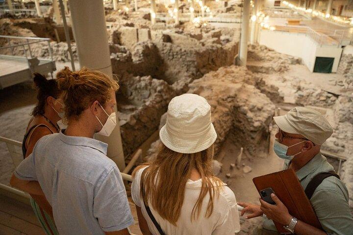 Private Guided Tour of Akrotiri Excavations in Santorini