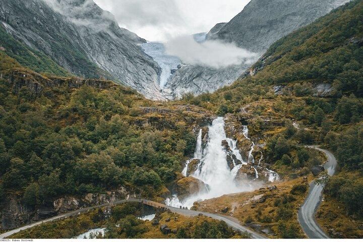 Olden 4 Hour Briksdal Glacier Tour in Briksdalsbreen
