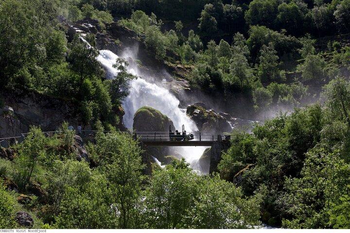 Olden 4 Hour Briksdal Glacier Tour in Briksdalsbreen