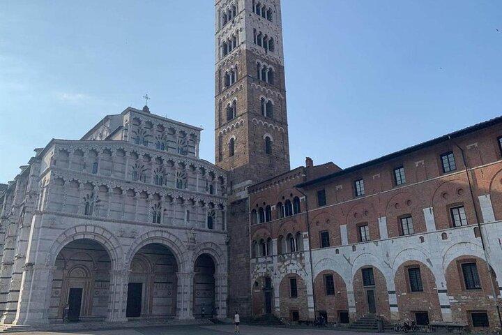 Full Day Car Tour of Pisa and Lucca from Florence