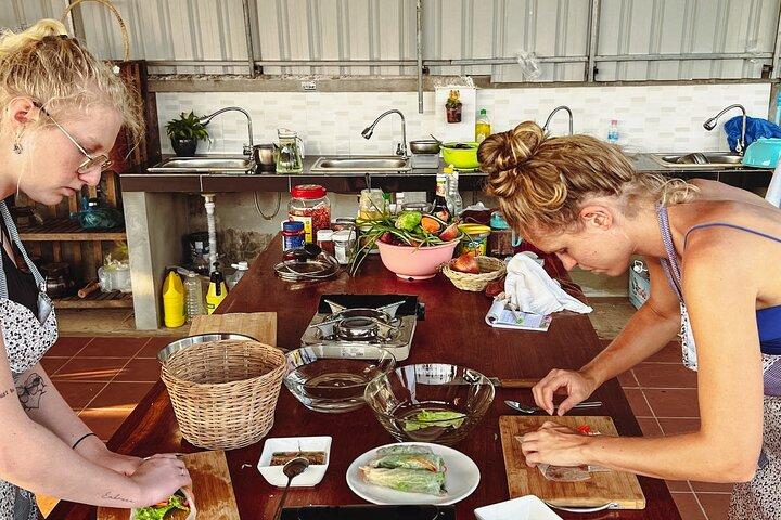 3-Hour Siem Reap Guided Cooking Class and Market with Pick up