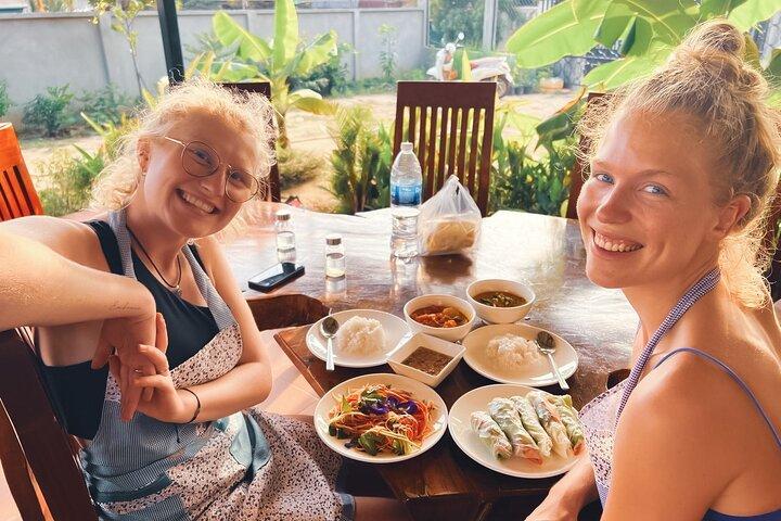 3-Hour Siem Reap Guided Cooking Class and Market with Pick up