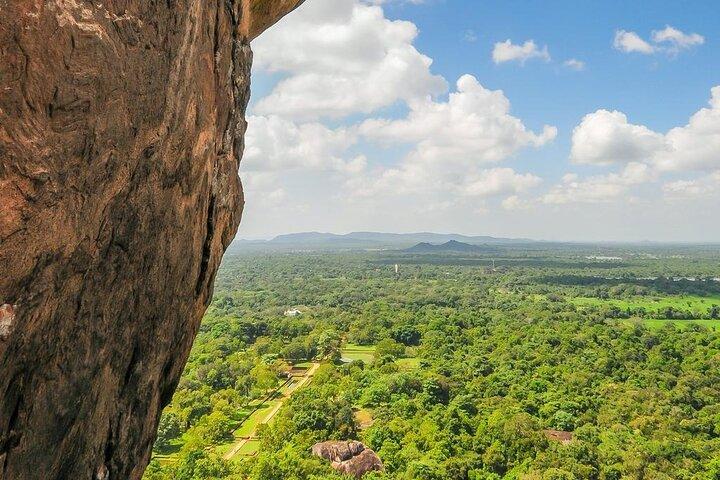 Sigiriya Fortress and Wildlife Safari, Budget tour from Colombo