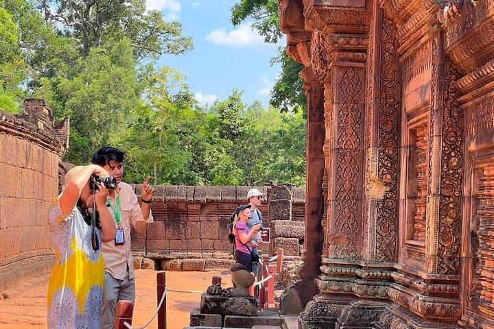 2-Day Angkor Wat Tour with Banteay Srei and Floating Village