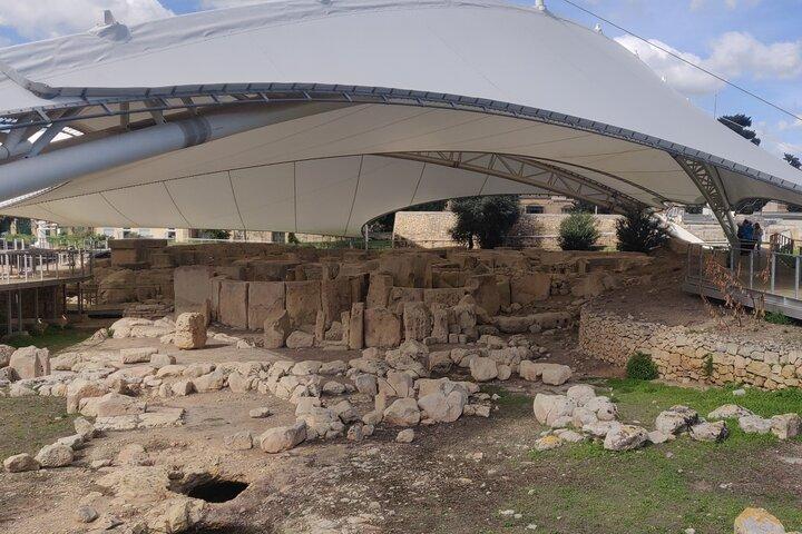 Private Prehistoric Temples and Blue Grotto Tour in Malta