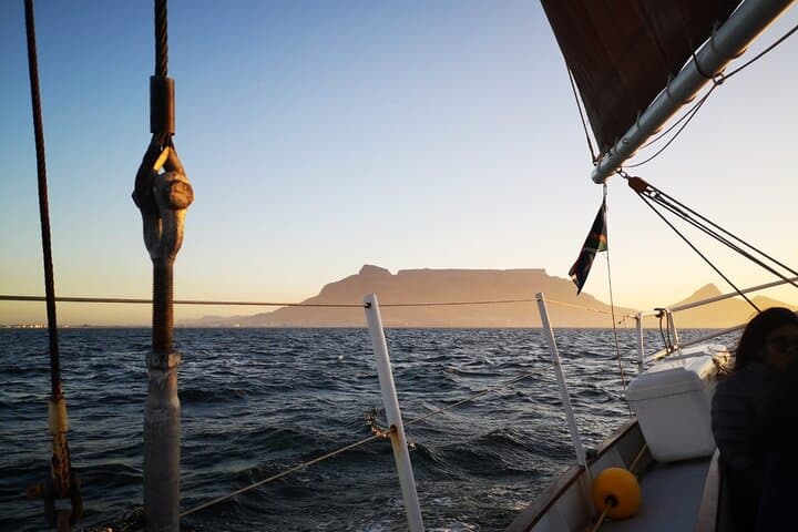Cape Town 90 minute Sunset Cruise with The Spirit of Victoria