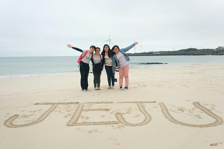 Jeju island Private Tour - UNESCO Day Tour & Haenyeo Performance