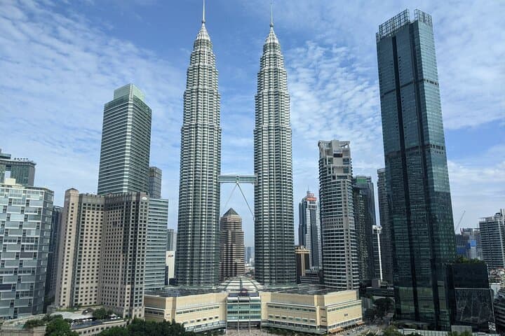 Kuala Lumpur City Tour with Petronas Twin Tower Admission Ticket