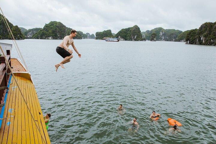 Ha Noi - Cat ba island - Lan Ha Bay - Kayaking 1 Day