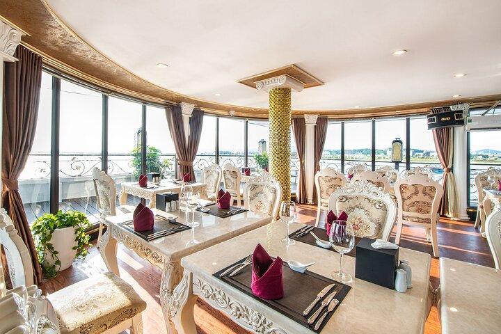 Halong Bay Overnight Cruise from Hanoi: Swim,Cave,Kayak & Meals