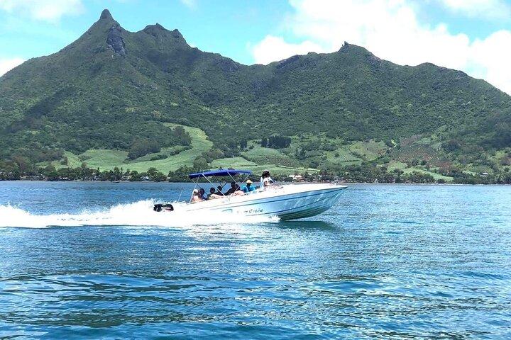 Mauritius : 5 islands Speed Boat Trip with BBQ and drinks