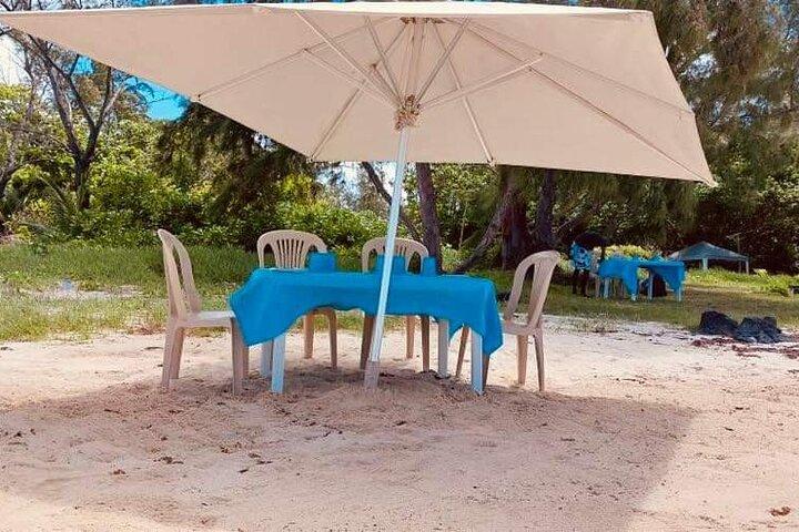 Mauritius : 5 islands Speed Boat Trip with BBQ and drinks