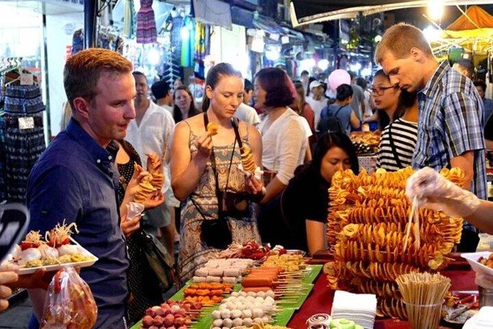 Hoi An Ancient Town Walking Street Food Tours with Night Market