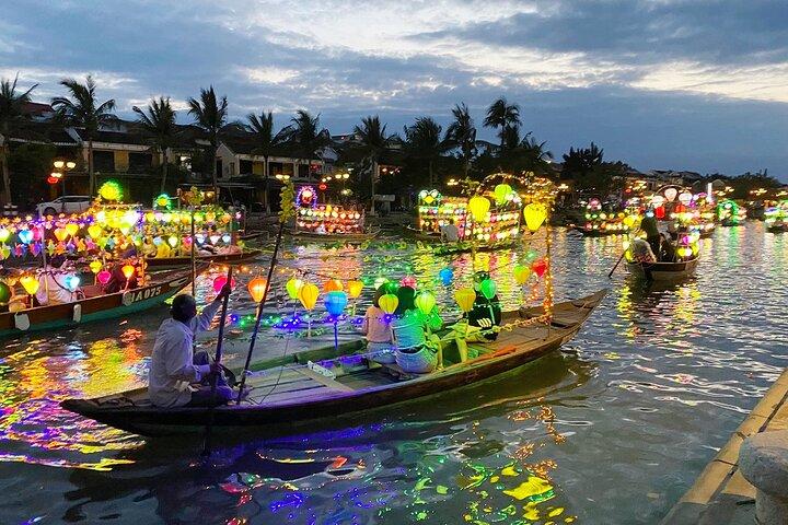 Hoi An Ancient Town Walking Street Food Tours with Night Market