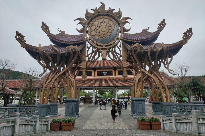 Private Tour to Golden Bridge Ba Na Hills in Da Nang Vietnam