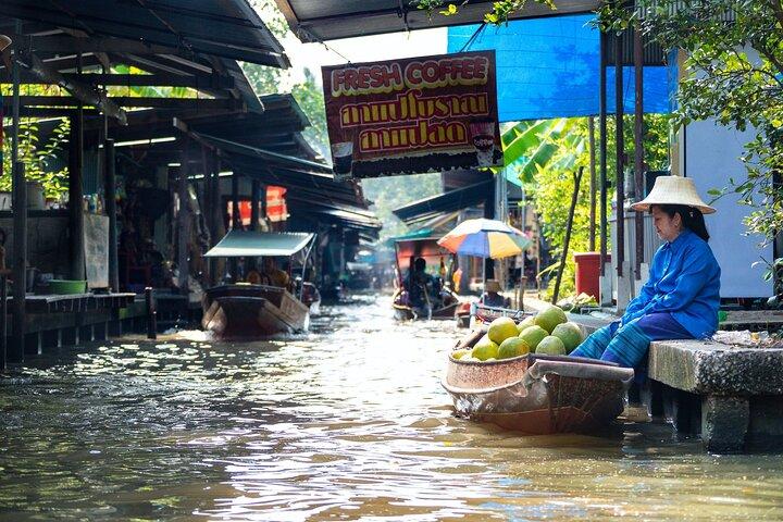 Half Day Railway Market and Damnoen saduak Floating Market tour