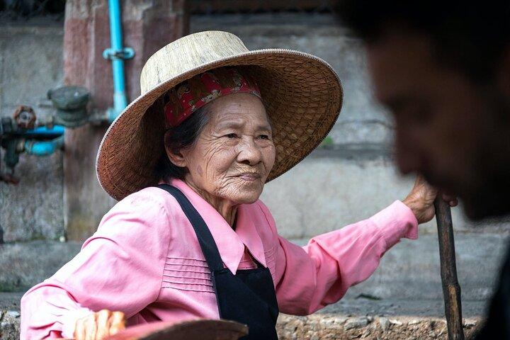 Half Day Railway Market and Damnoen saduak Floating Market tour
