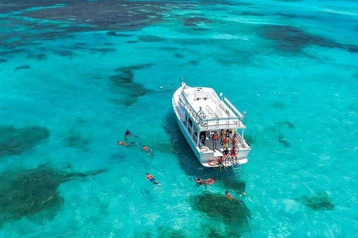 Full-Day Isla Contoy Sailing Nature Experience in Mujeres