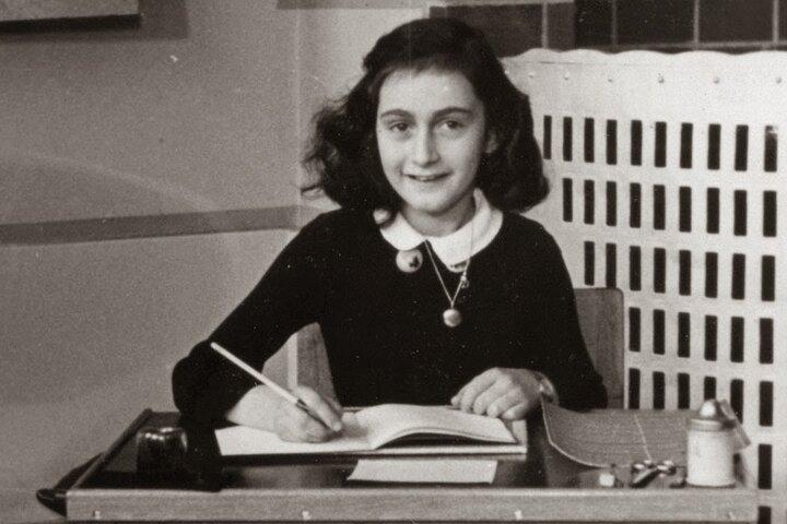 Amsterdam: Anne Frank Walking tour - Discover Her Story