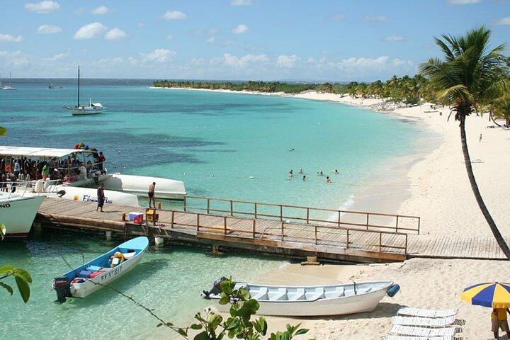 Catalina Island Day Trip from Punta Cana: Snorkeling included