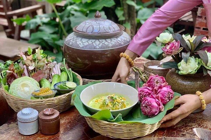 Siem Reap: Local Street Food Experience by Tuk-Tuk