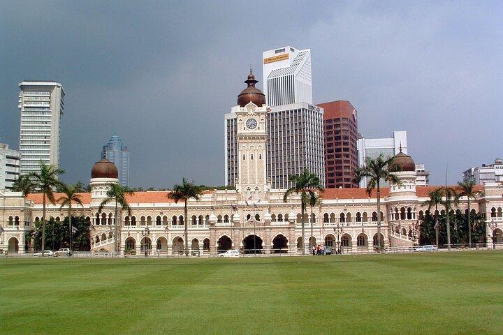 Petronas Twin Towers Ticket with Half Day City Tour