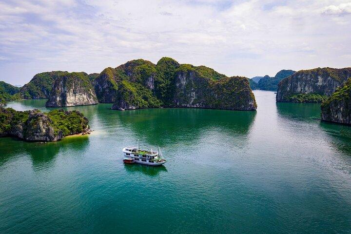From Ha Noi: 3 Days Lan Ha Bay Cruise, Ninh Binh Small Group Tour
