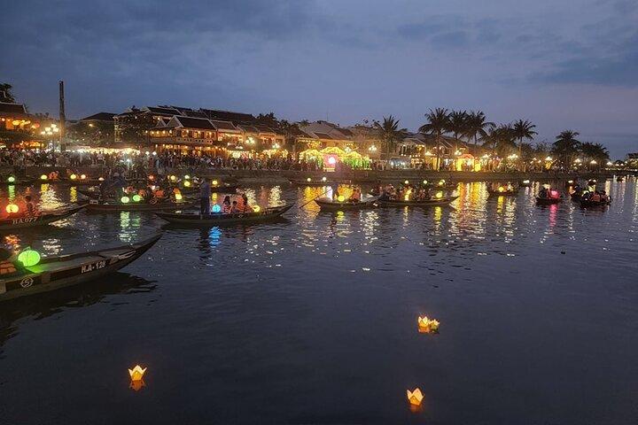 Hoi An Night Market with Hoi an walking Tour , Colourful Lanterns, Boat Ride